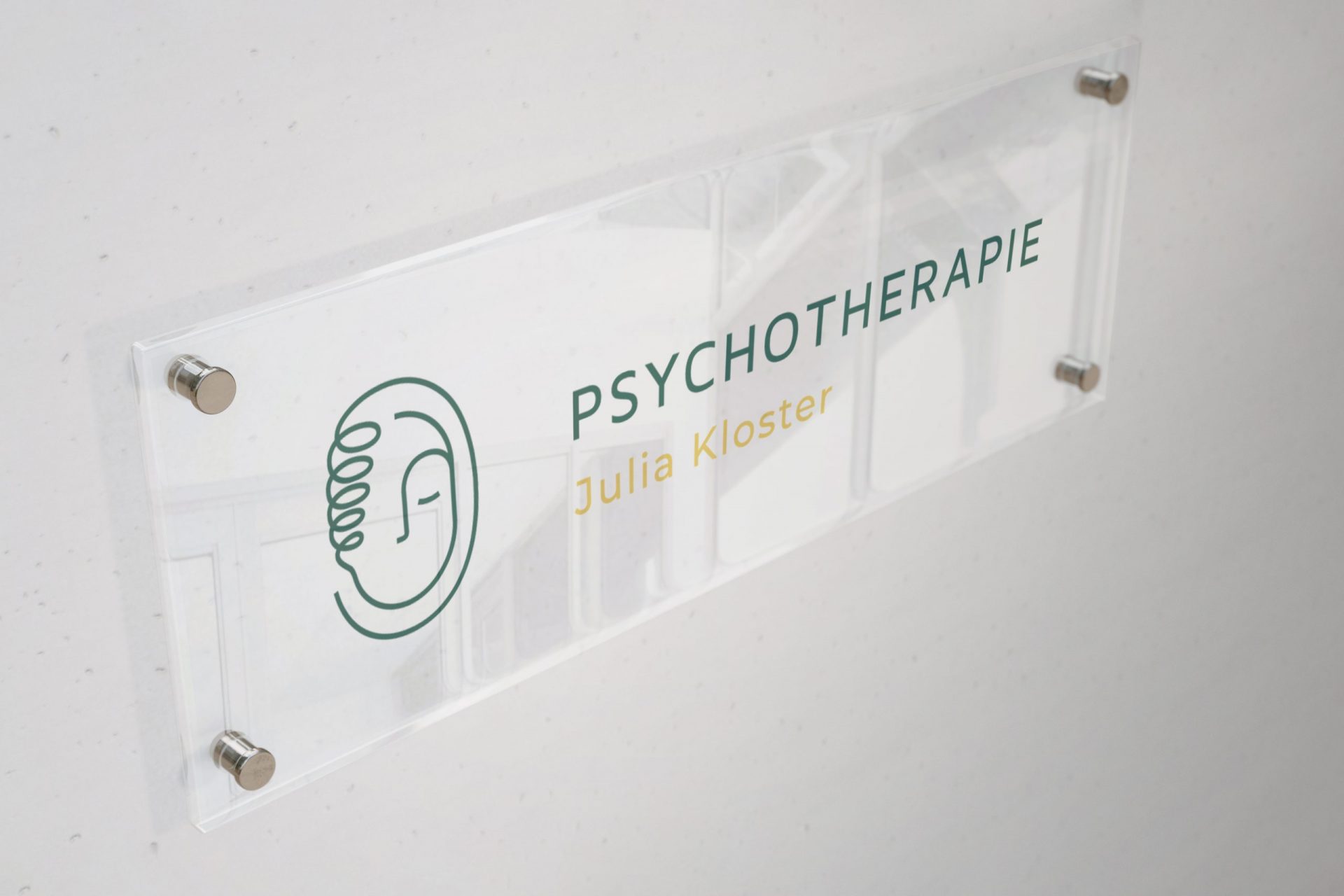 Das Praxisschild von Psychotherapie Julia Kloster